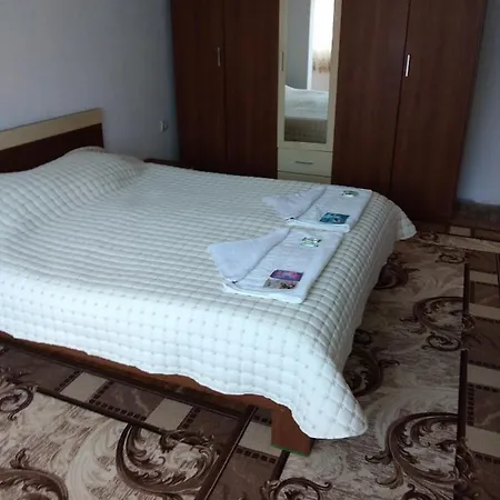 алекс Apartment *